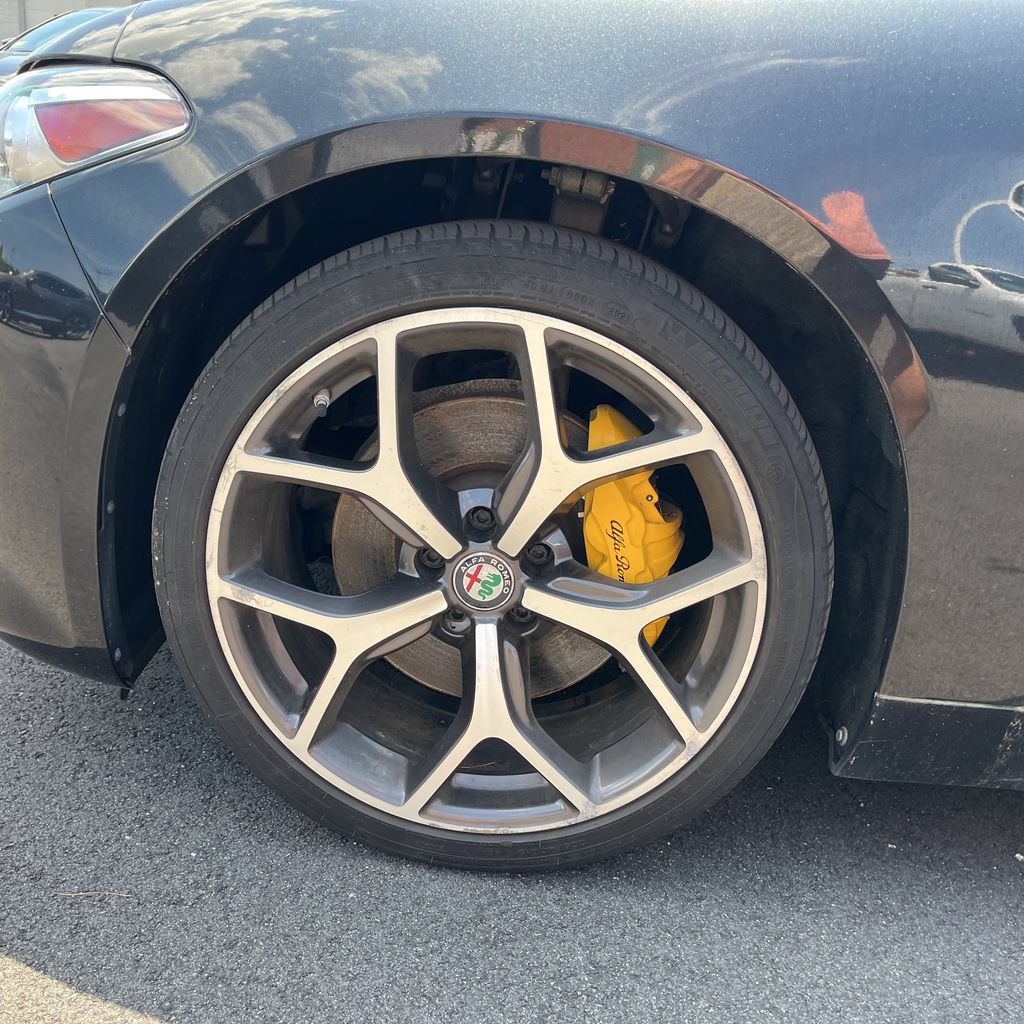 Used 2019 Alfa Romeo Giulia AWD image 9