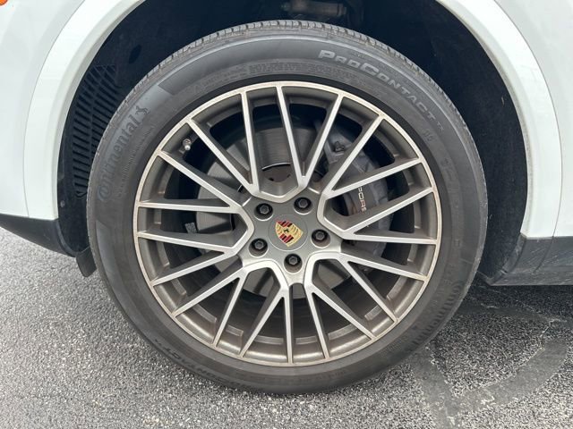 Used 2023 Porsche Cayenne Coupe image 10