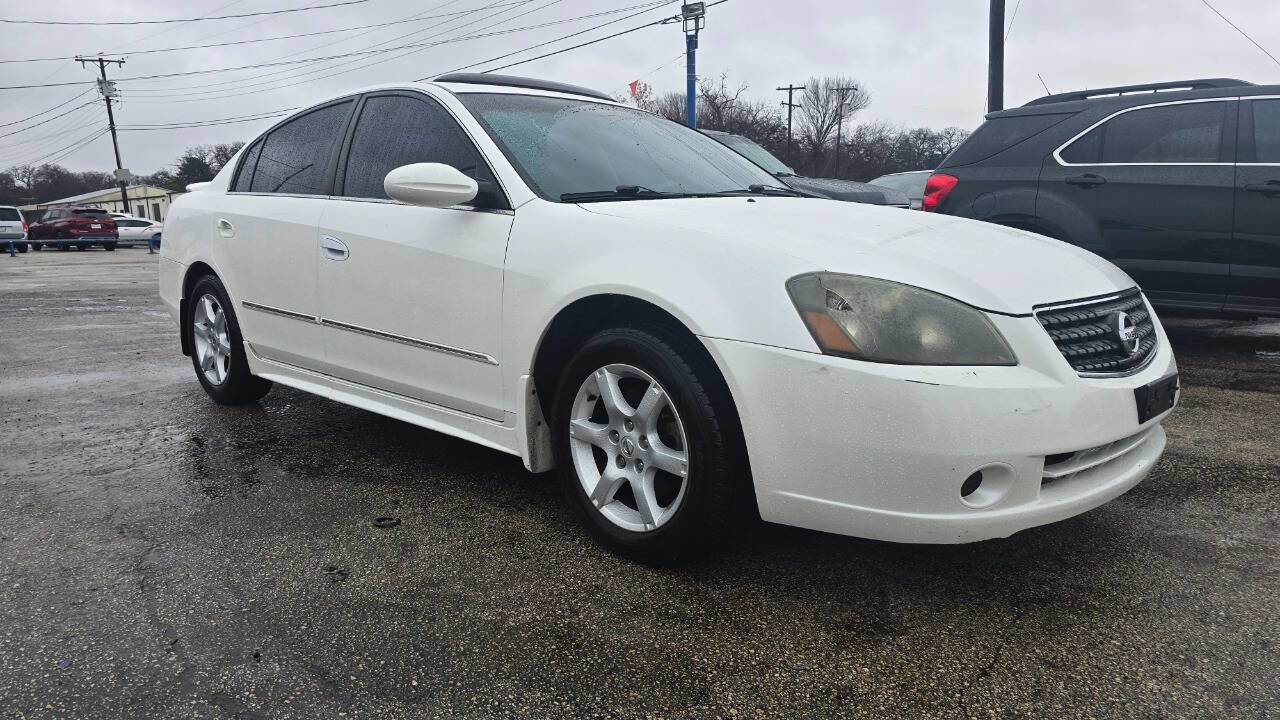 Used 2005 Nissan Altima 3.5 SL FWD image 5