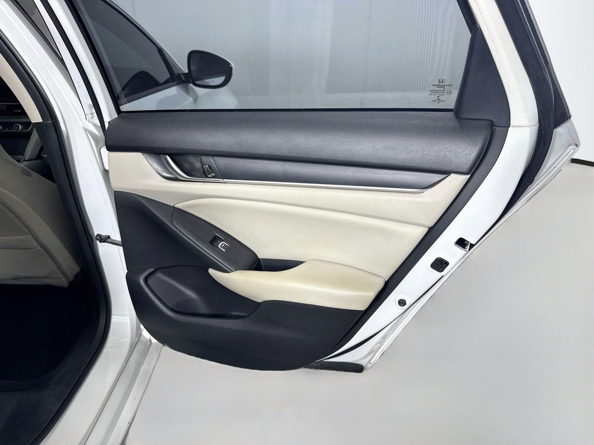 Used 2018 Honda Accord LX image 28