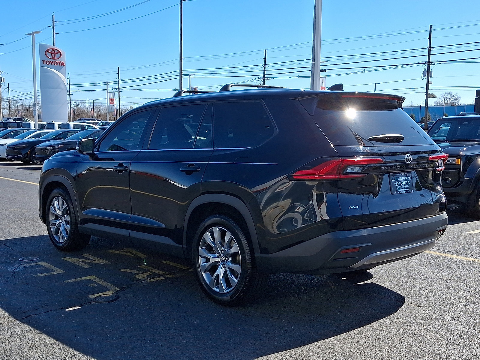Used 2024 Toyota Grand Highlander AWD image 4