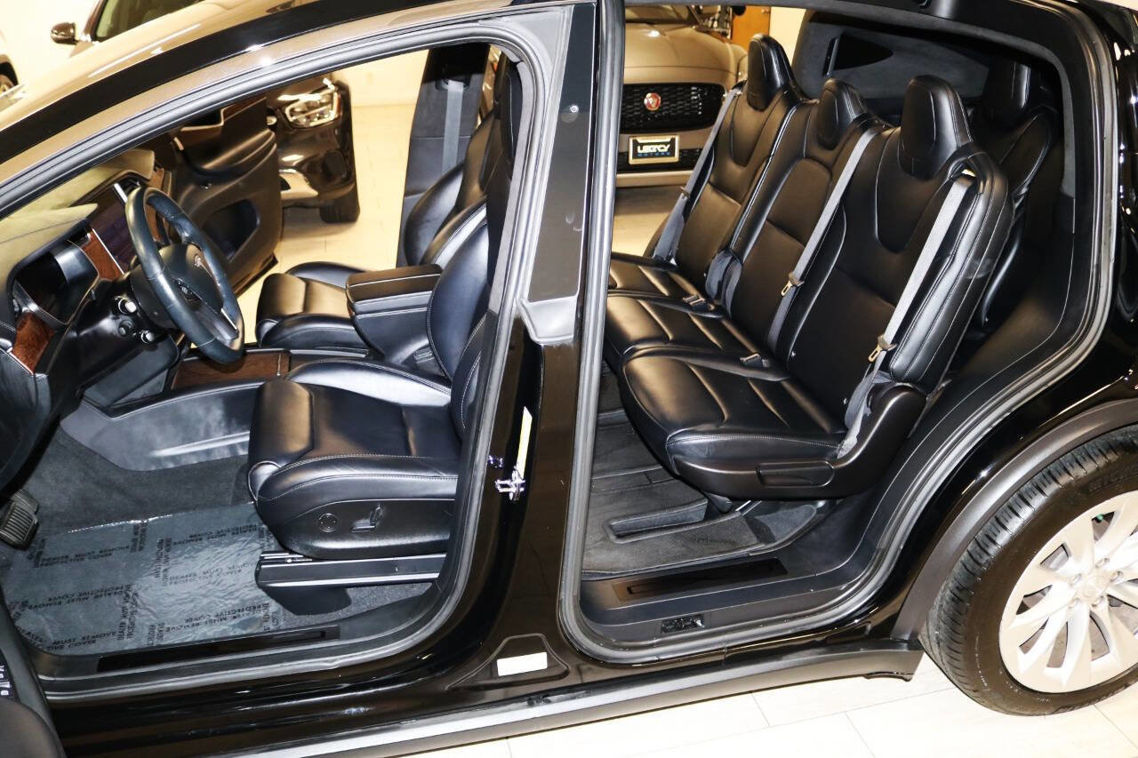 Used 2020 Tesla Model X image 19