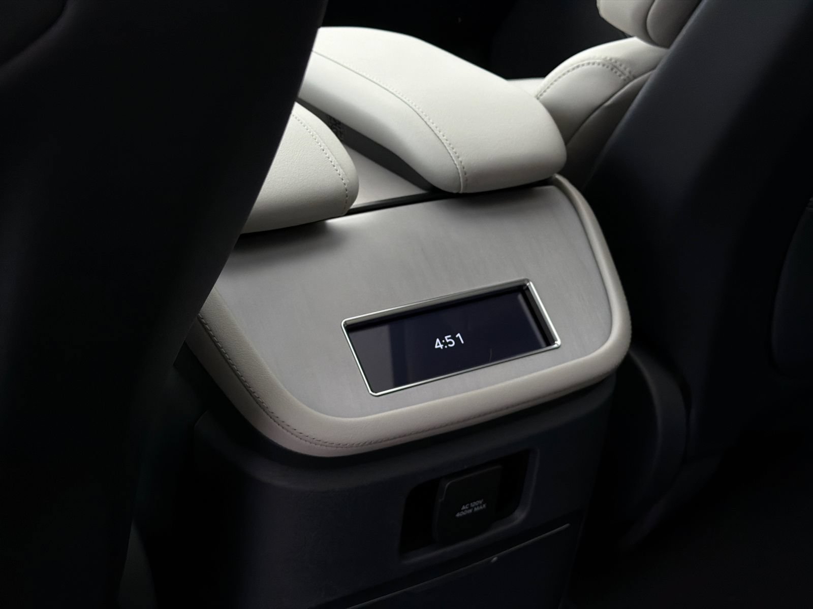 New 2026 Lincoln Navigator L Reserve AWD/4WD image 23