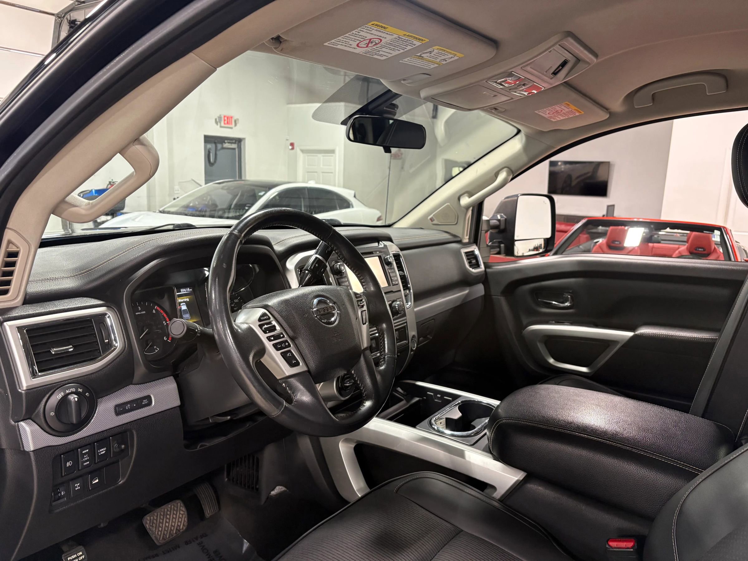Used 2017 Nissan Titan PRO-4X image 7