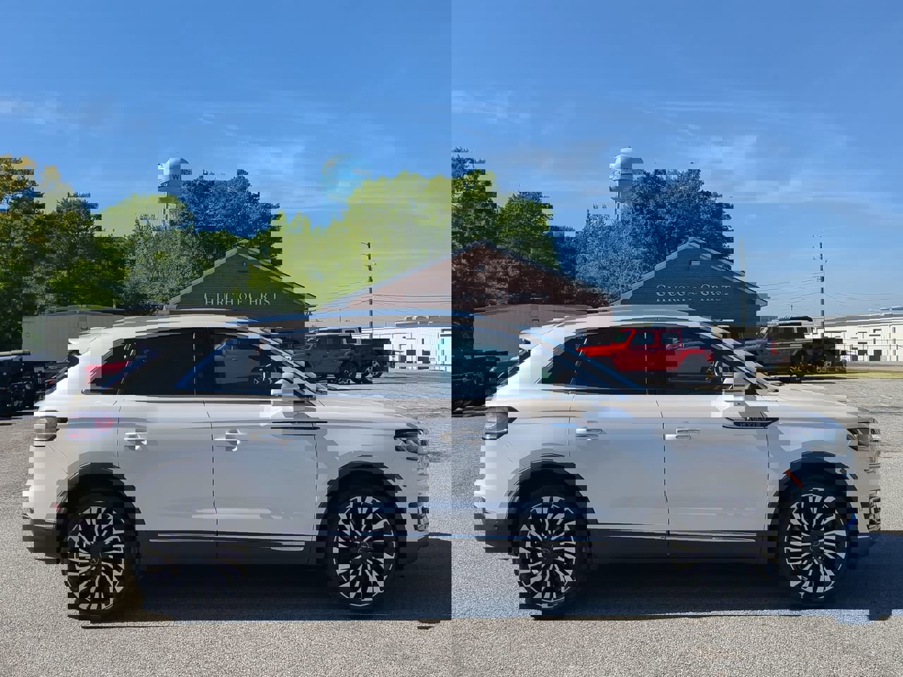 Used 2019 Lincoln Nautilus Black Label image 2