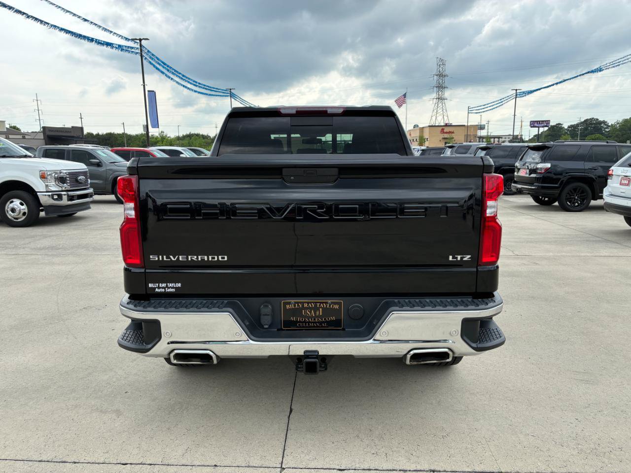 Used 2022 Chevrolet Silverado 1500 LTZ w/ Z71 Off-Road Package AWD/4WD image 6