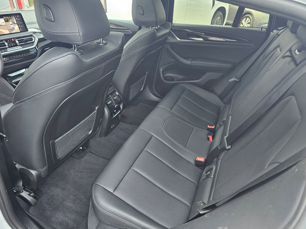 Used 2024 BMW X4 xDrive30i w/ Parking Assistance Package AWD/4WD image 13