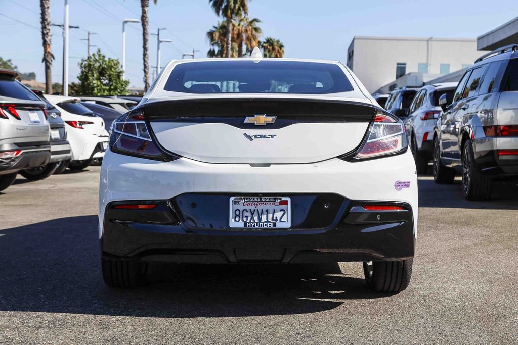 Used 2018 Chevrolet Volt Premier w/ Driver Confidence Package FWD image 5