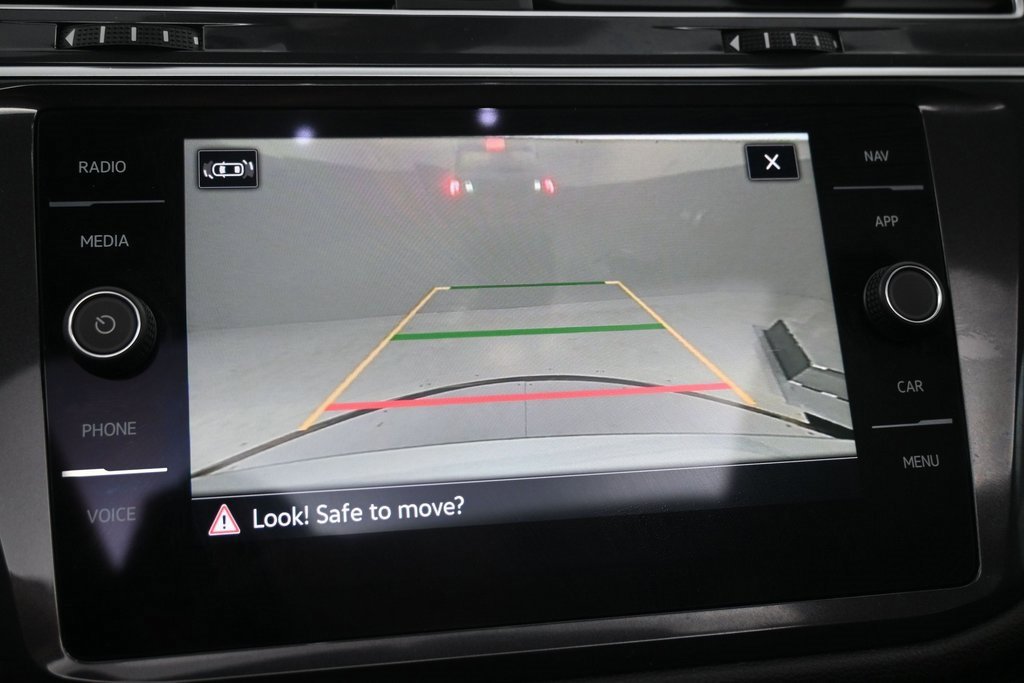 Used 2024 Volkswagen Tiguan SEL R-Line image 11