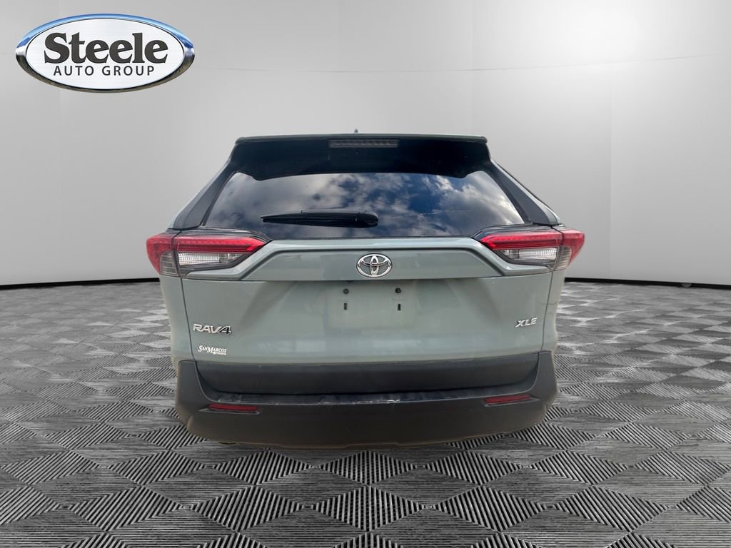 Used 2020 Toyota RAV4 XLE Premium image 19