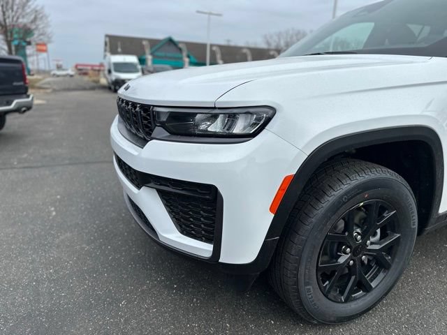 New 2026 Jeep Grand Cherokee Altitude AWD/4WD image 16