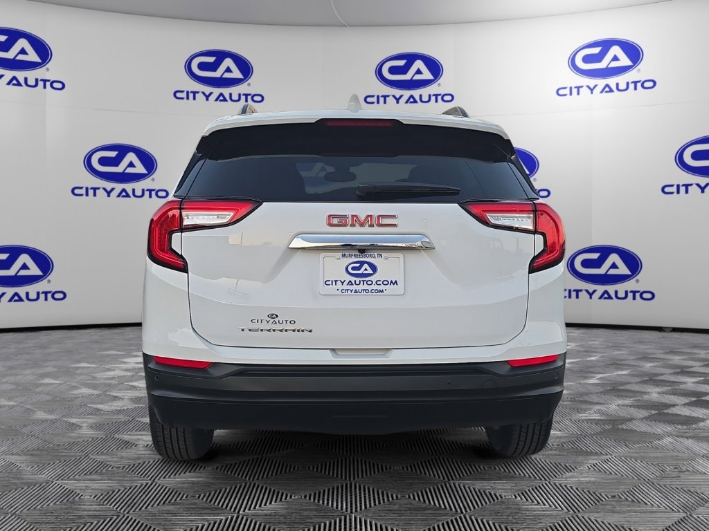 Used 2023 GMC Terrain SLE w/ Driver Convenience Package image 5
