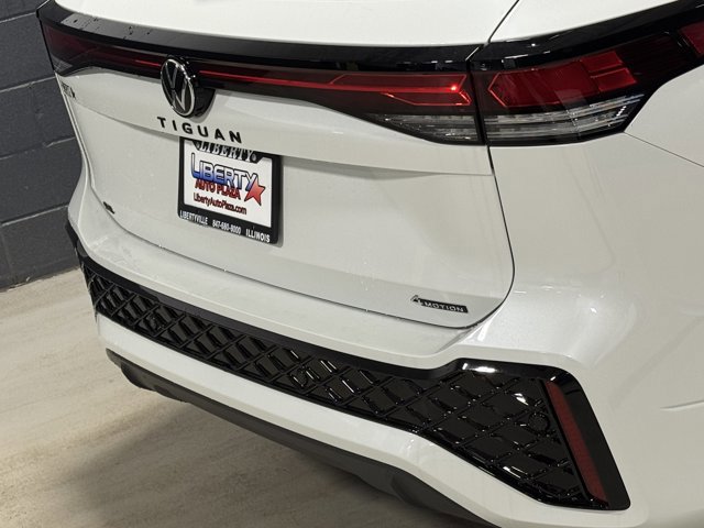 New 2026 Volkswagen Tiguan SE R-Line image 21