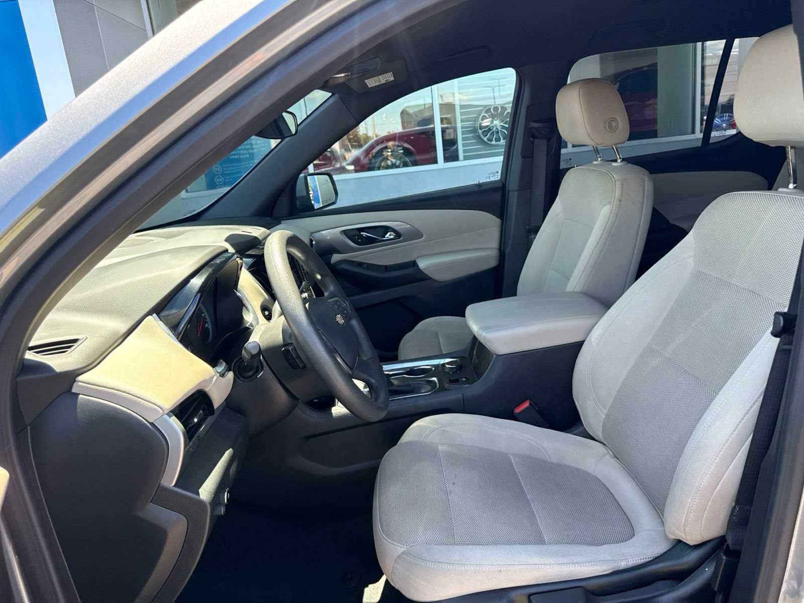 Used 2023 Chevrolet Traverse LS w/ Safety Package AWD/4WD image 31