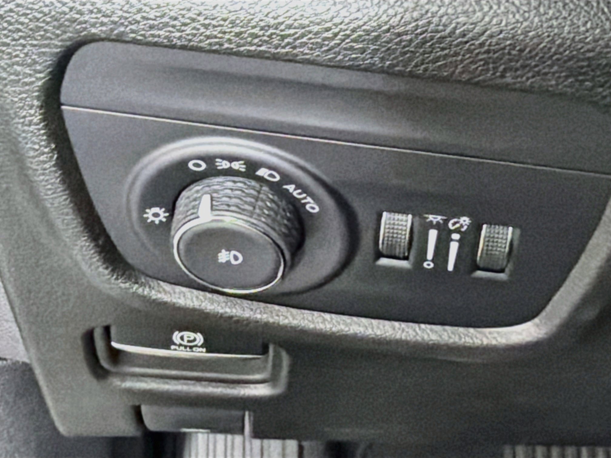 Used 2023 Jeep Grand Cherokee L Limited AWD/4WD image 17