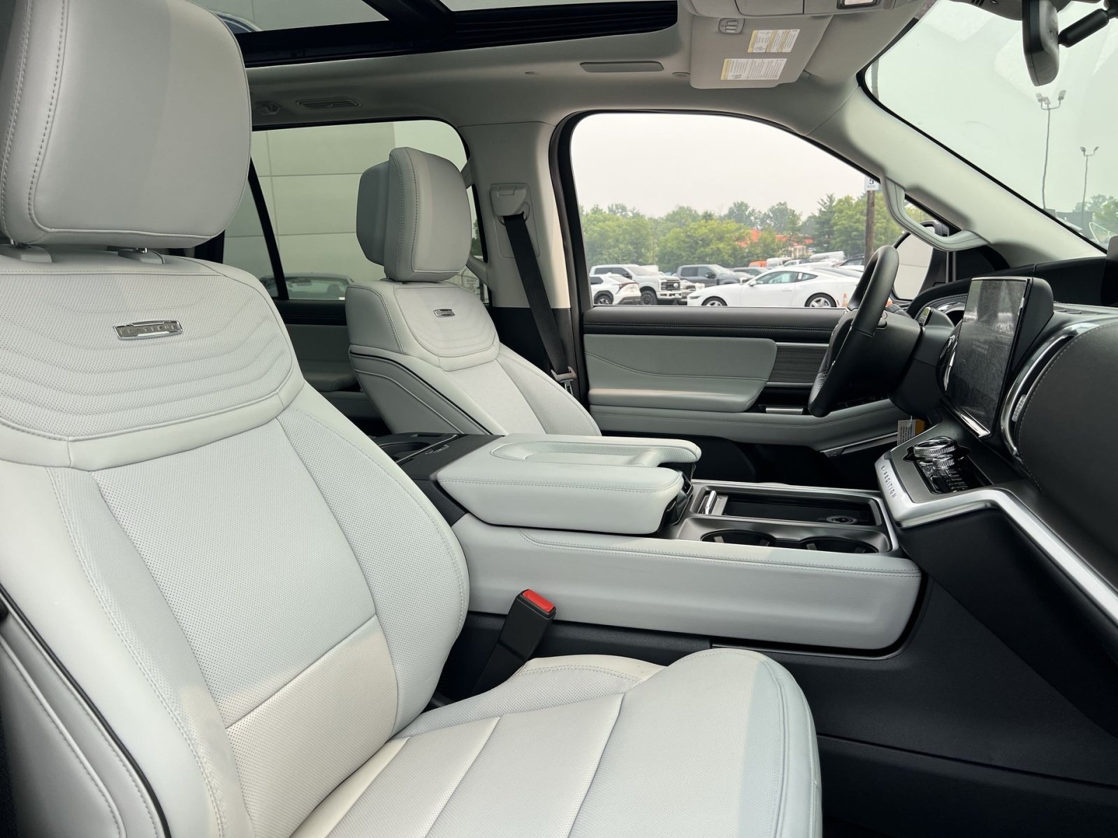 New 2027 Ford Expedition Platinum w/ Platinum Ultimate Package AWD/4WD image 28