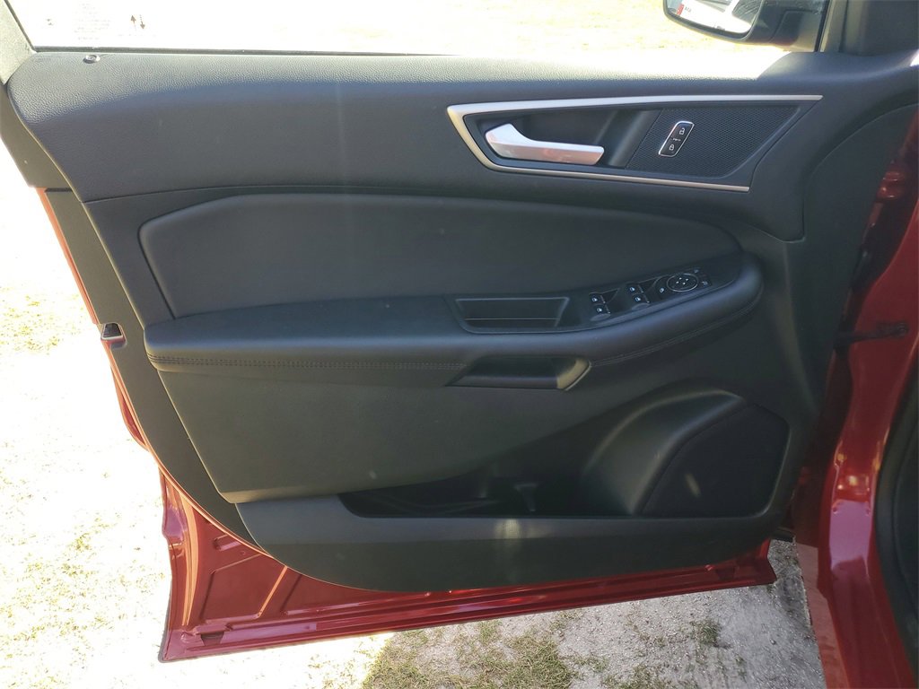 Used 2024 Ford Edge SEL image 11