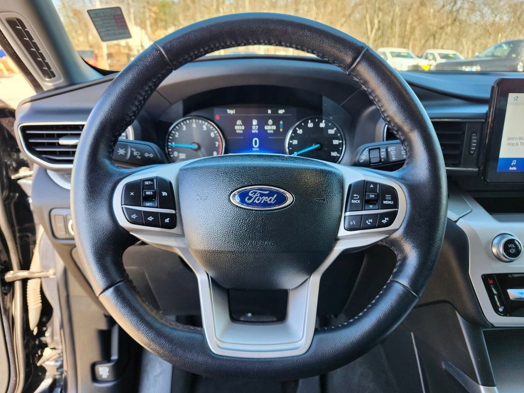 Certified 2022 Ford Explorer XLT w/ Equipment Group 202A image 30