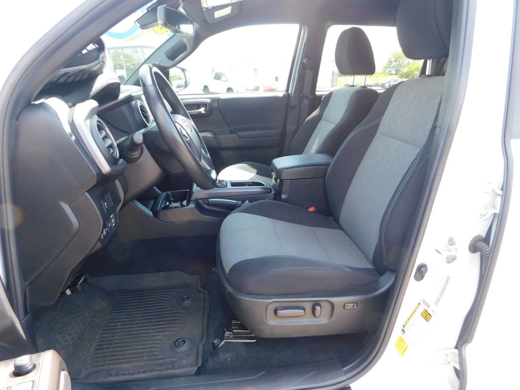Used 2023 Toyota Tacoma TRD Sport AWD/4WD image 15