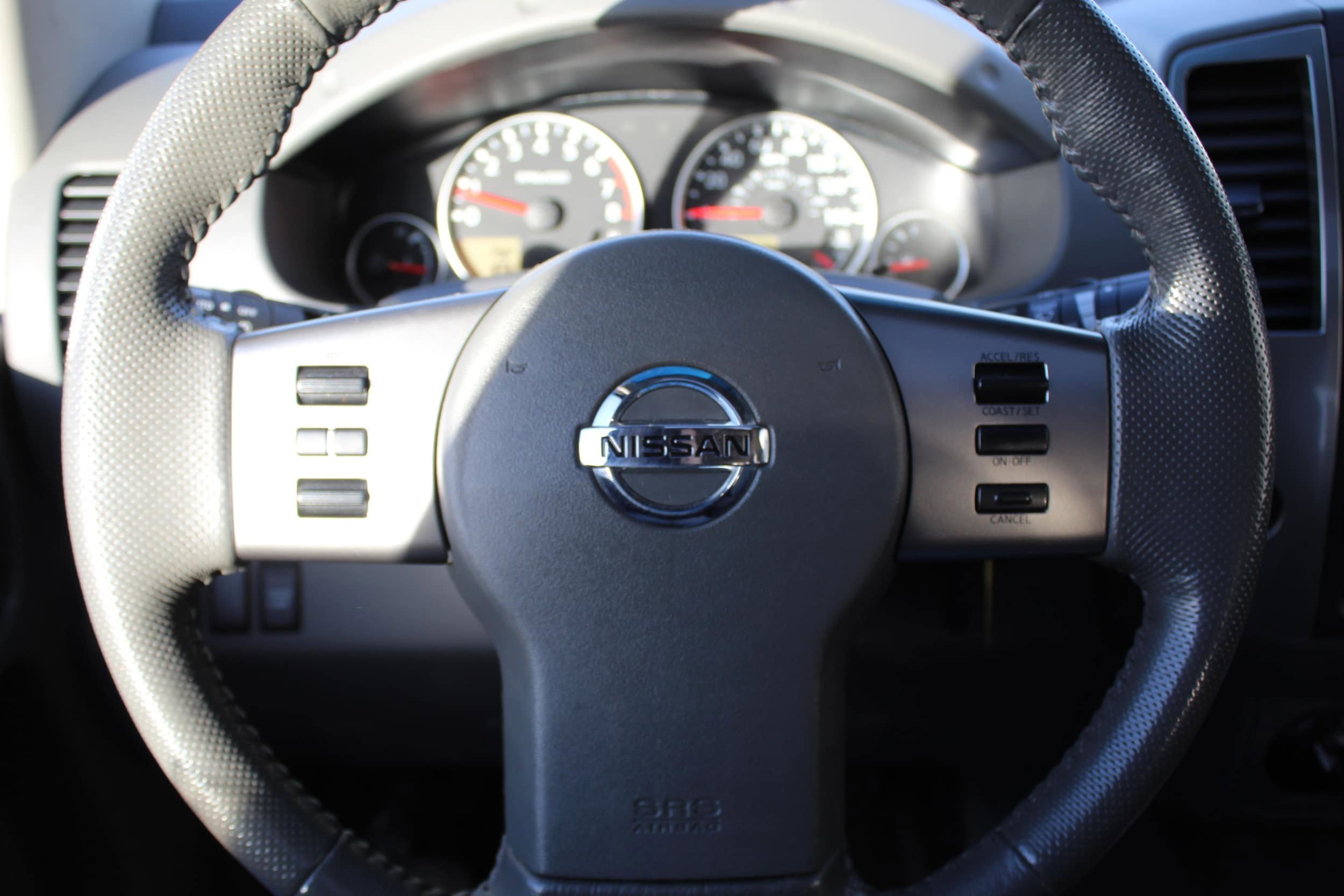 Used 2012 Nissan Frontier 4x4 Crew Cab Long Bed image 23