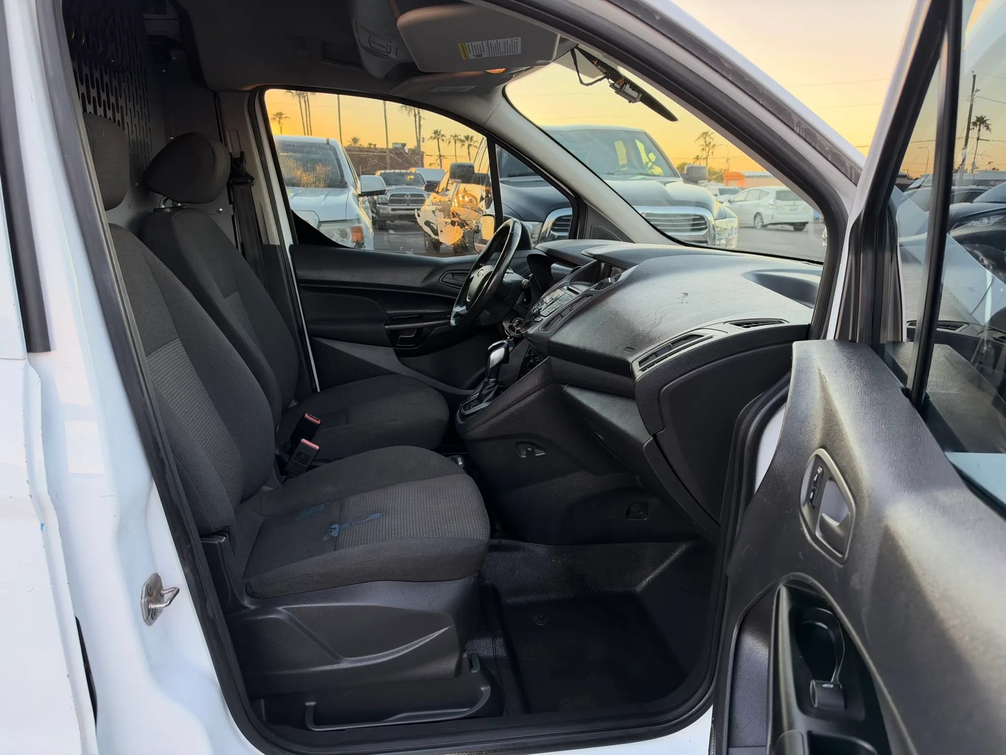 Used 2018 Ford Transit Connect XL FWD image 24