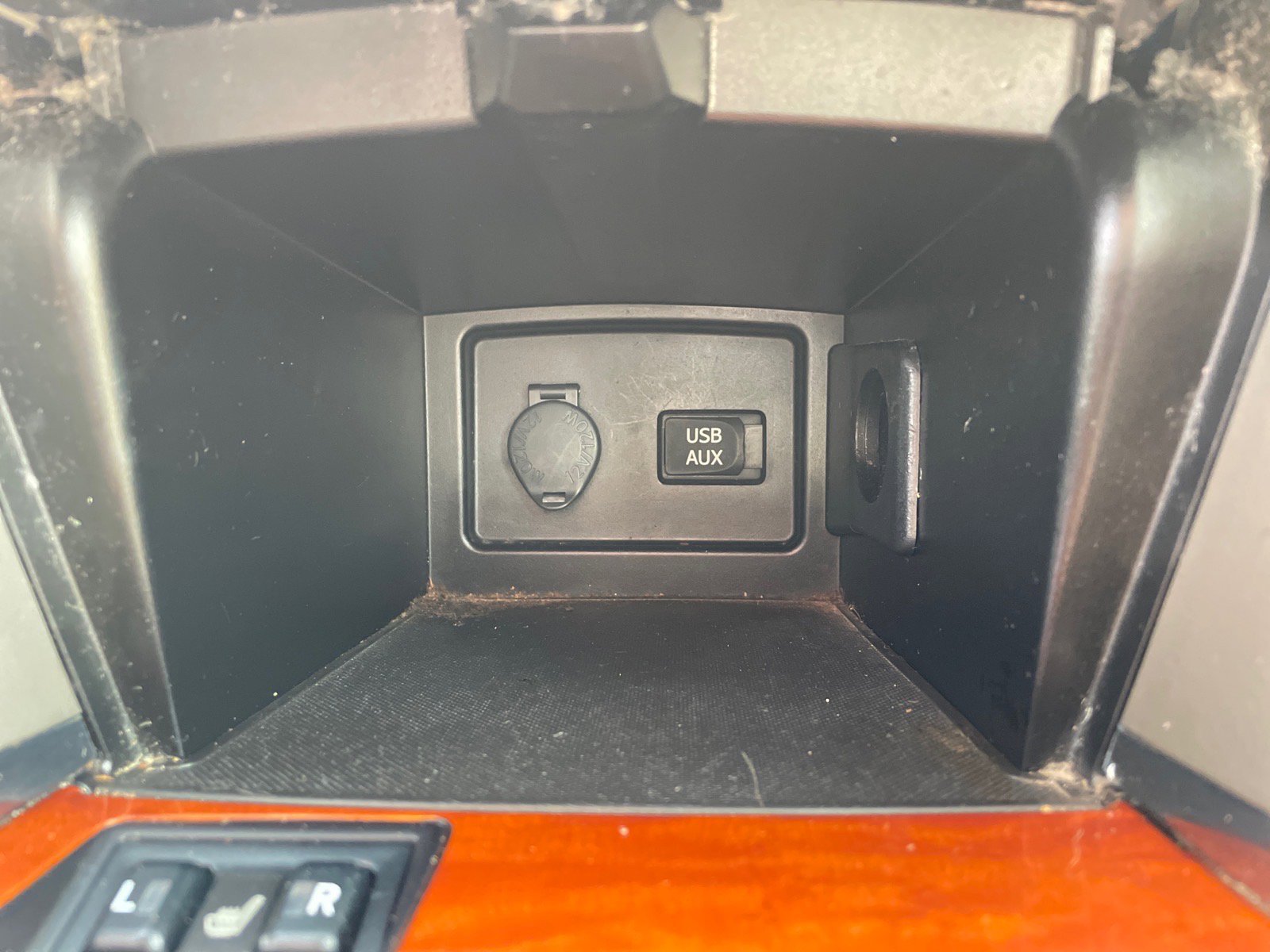 Used 2011 Toyota Camry XLE w/ SE/XLE Extra-Value Pkg image 17