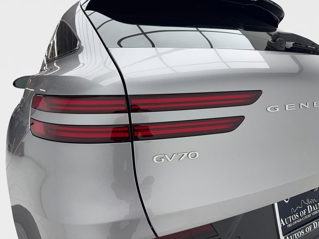 Used 2022 Genesis GV70 3.5T Sport image 11