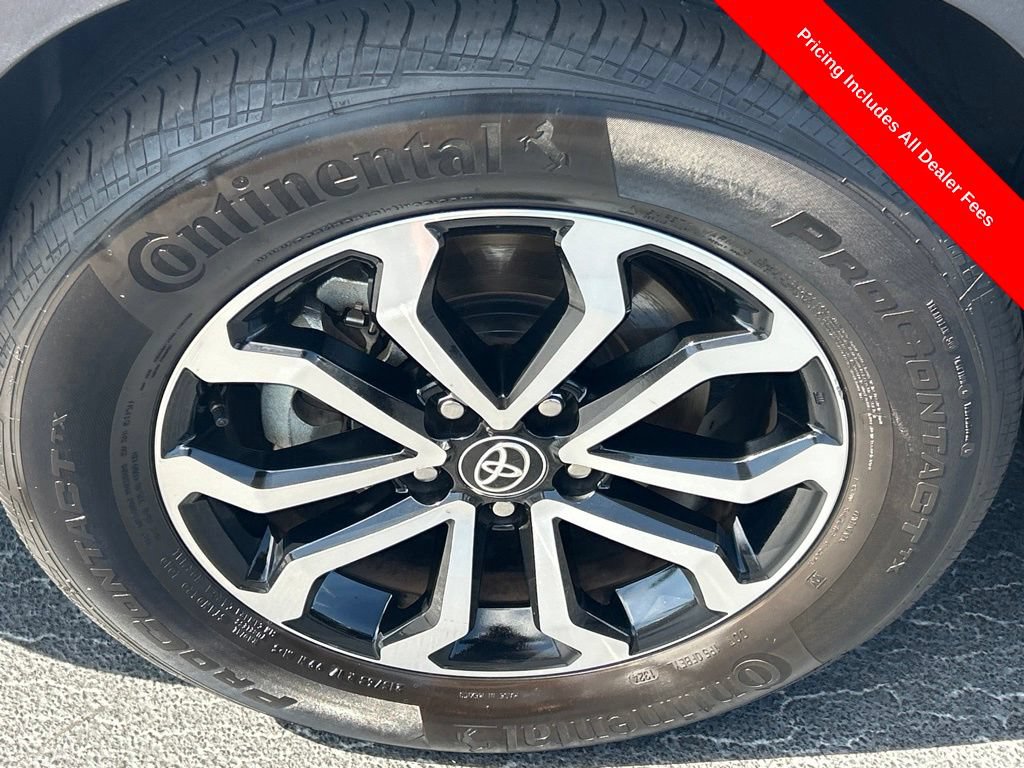 Used 2024 Toyota Corolla Cross AWD Hybrid w/ Moonroof Package image 26