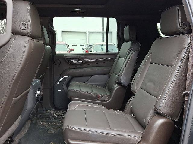 Used 2022 GMC Yukon XL Denali w/ Advanced Technology Package image 10