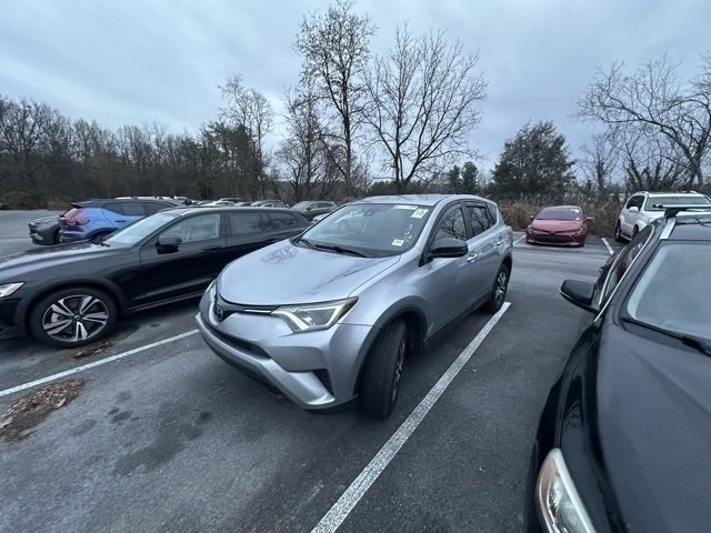 Used 2018 Toyota RAV4 LE image 13