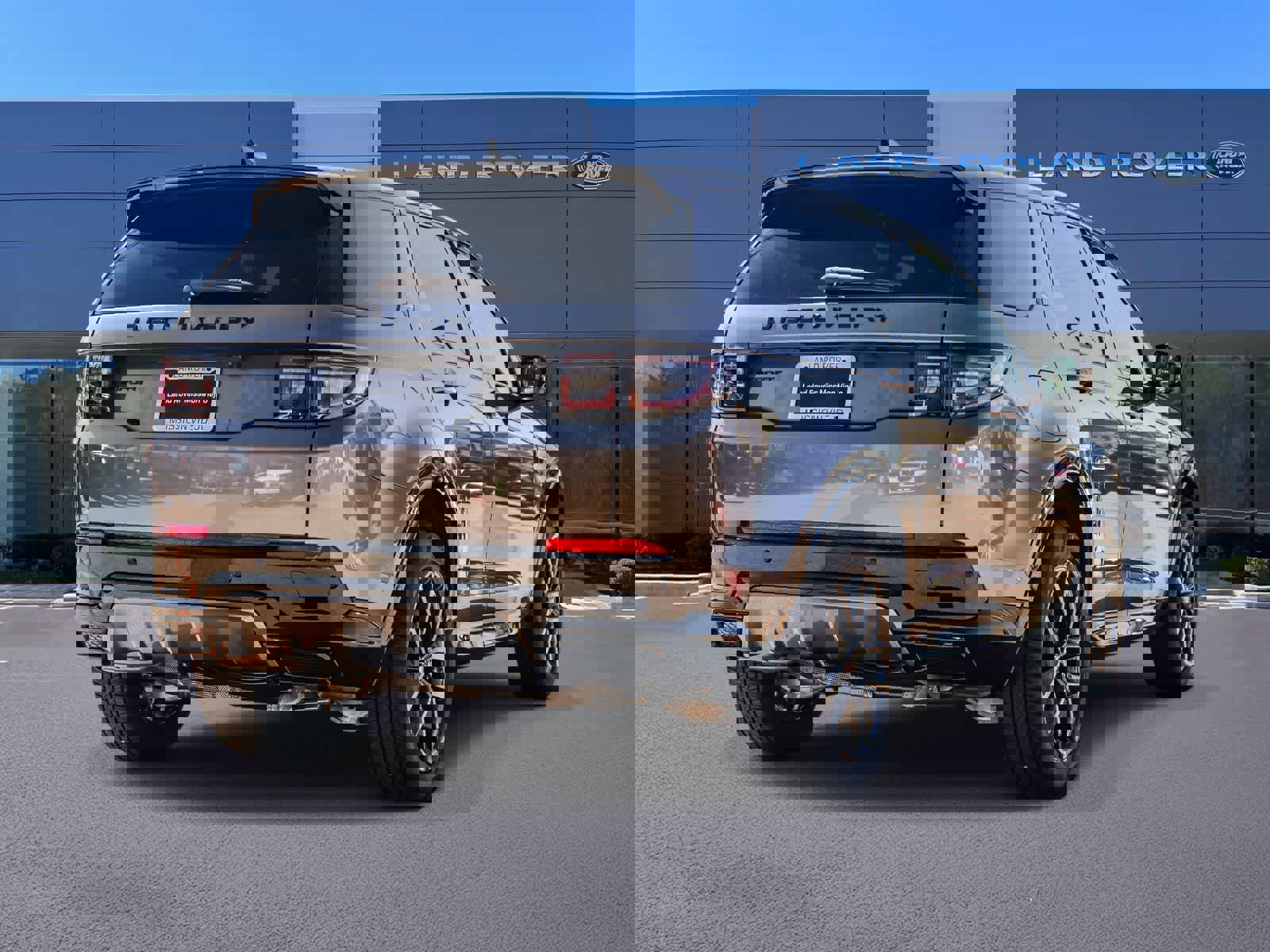 New 2026 Land Rover Discovery Sport Landmark image 4