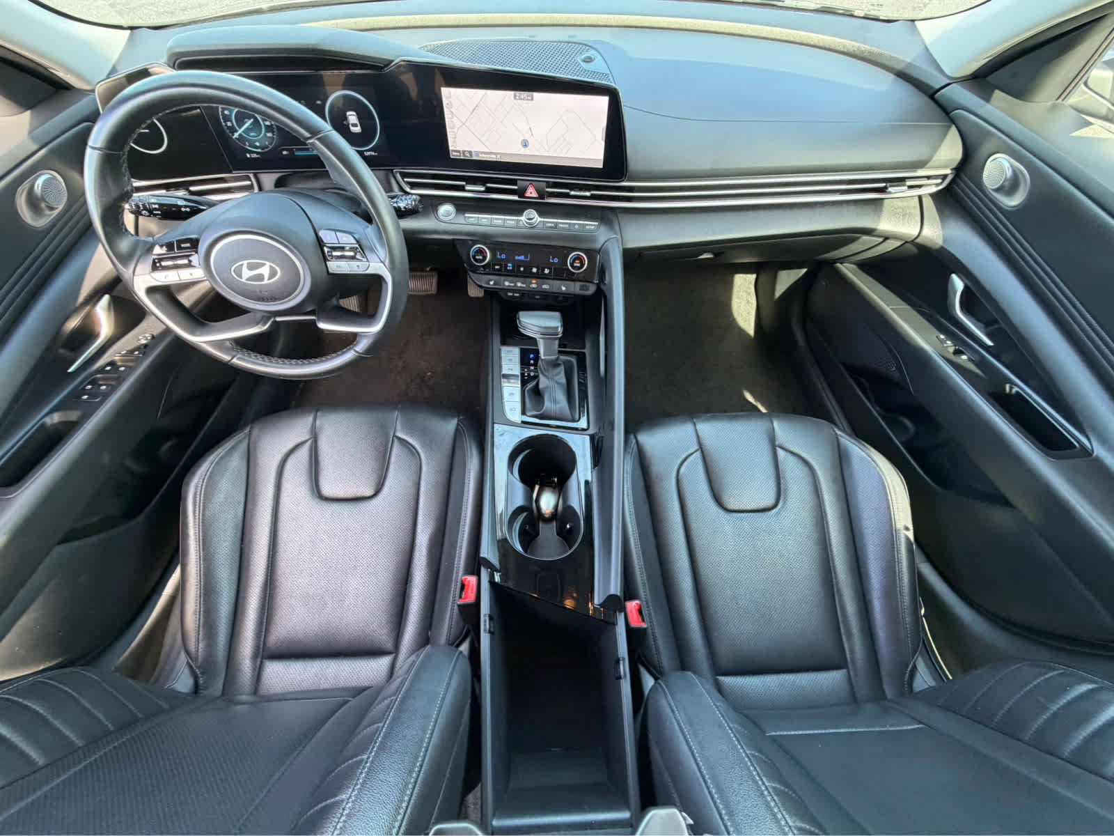 Used 2024 Hyundai Elantra Limited FWD image 17