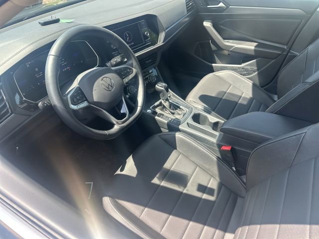 Used 2023 Volkswagen Jetta SE w/ Panoramic Sunroof Package FWD image 10