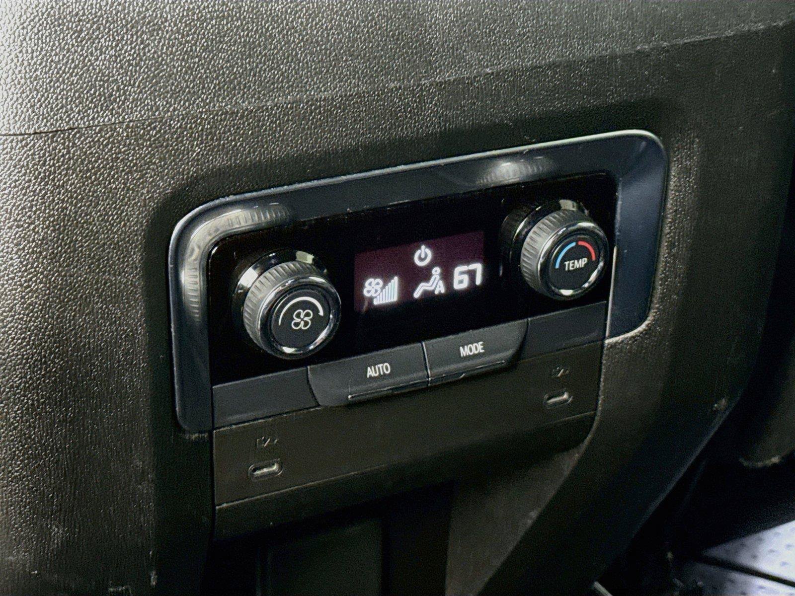 Used 2025 Chevrolet Suburban LT AWD/4WD image 36