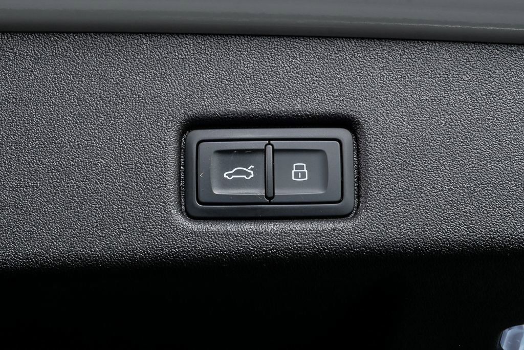 Used 2025 Audi Q5 Premium Plus w/ Premium Plus image 32