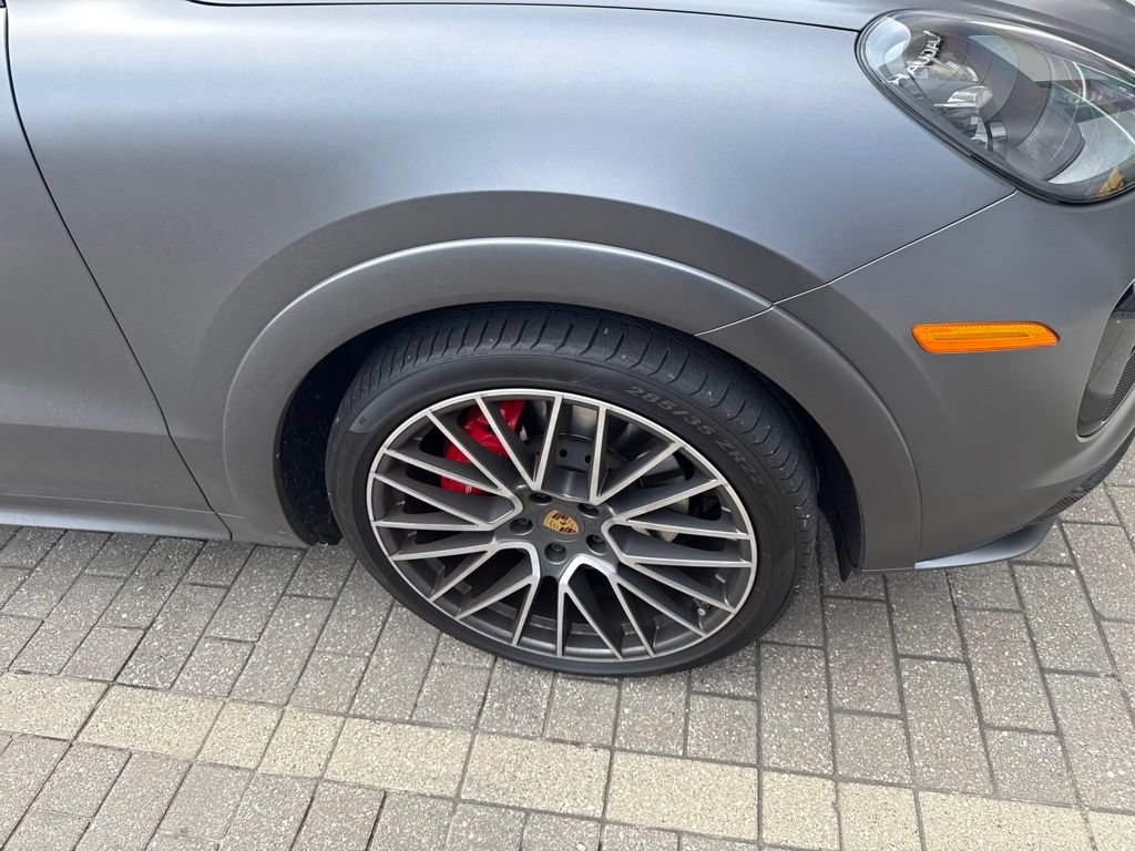 Used 2022 Porsche Cayenne GTS AWD/4WD image 9