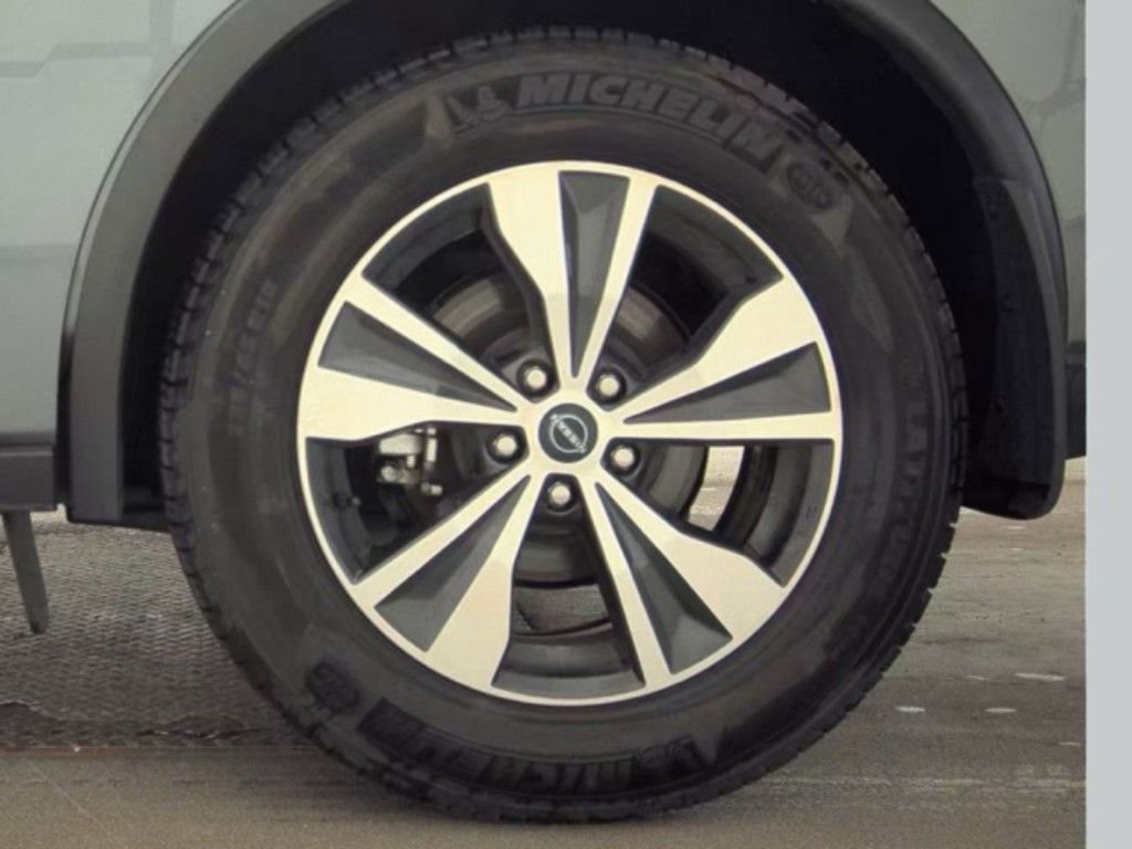 Used 2024 Nissan Murano SV image 22