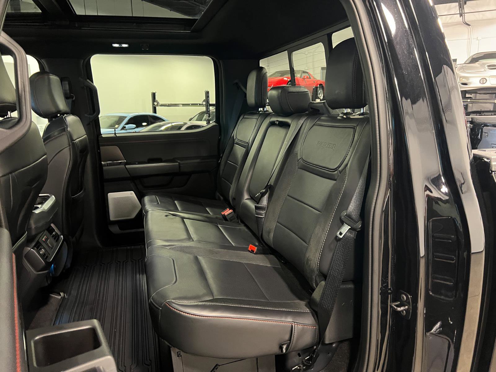 Used 2025 Ford F150 Raptor AWD/4WD image 29