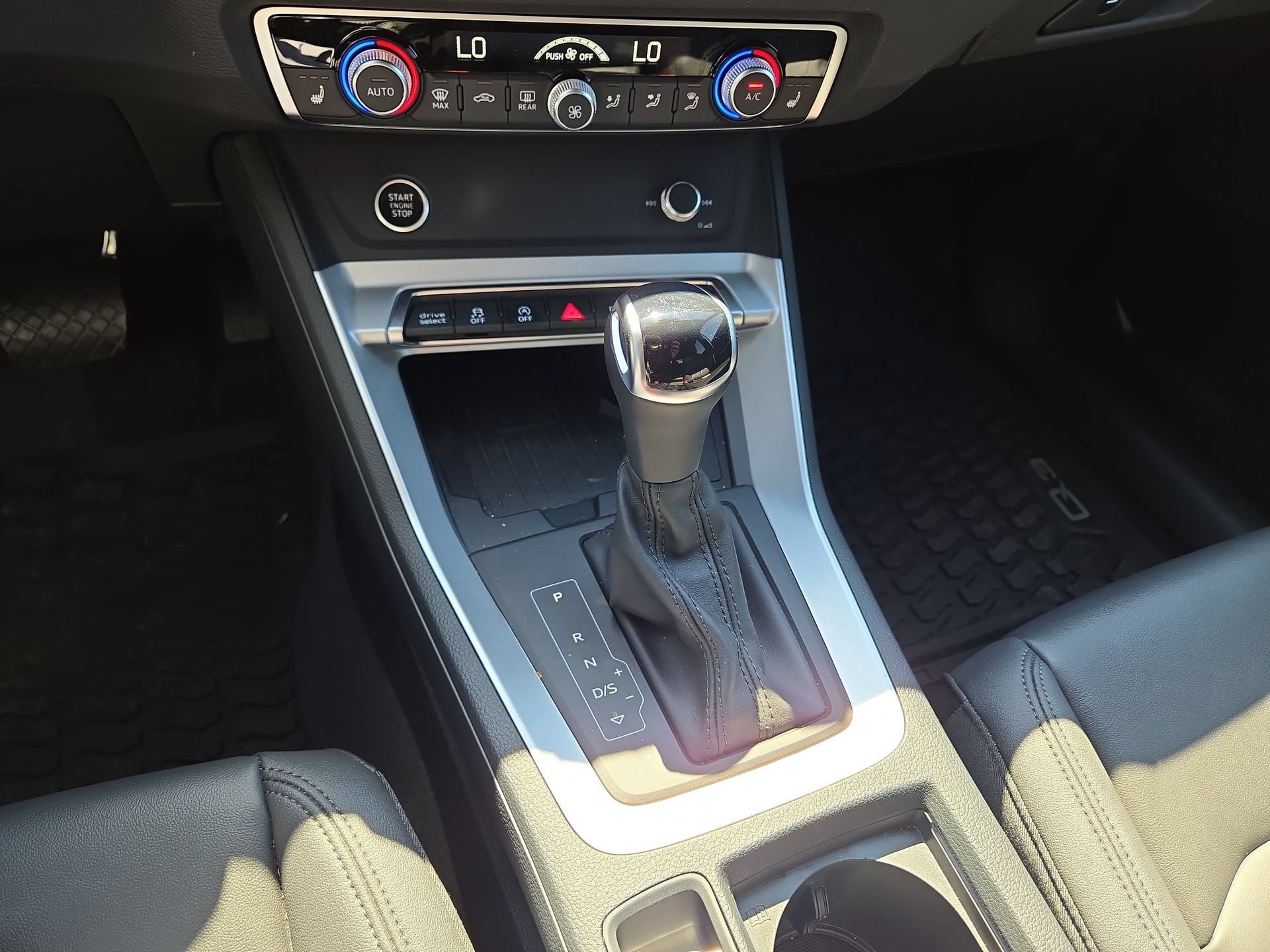 Certified 2025 Audi Q3 2.0T Premium w/ Convenience Package AWD/4WD image 22