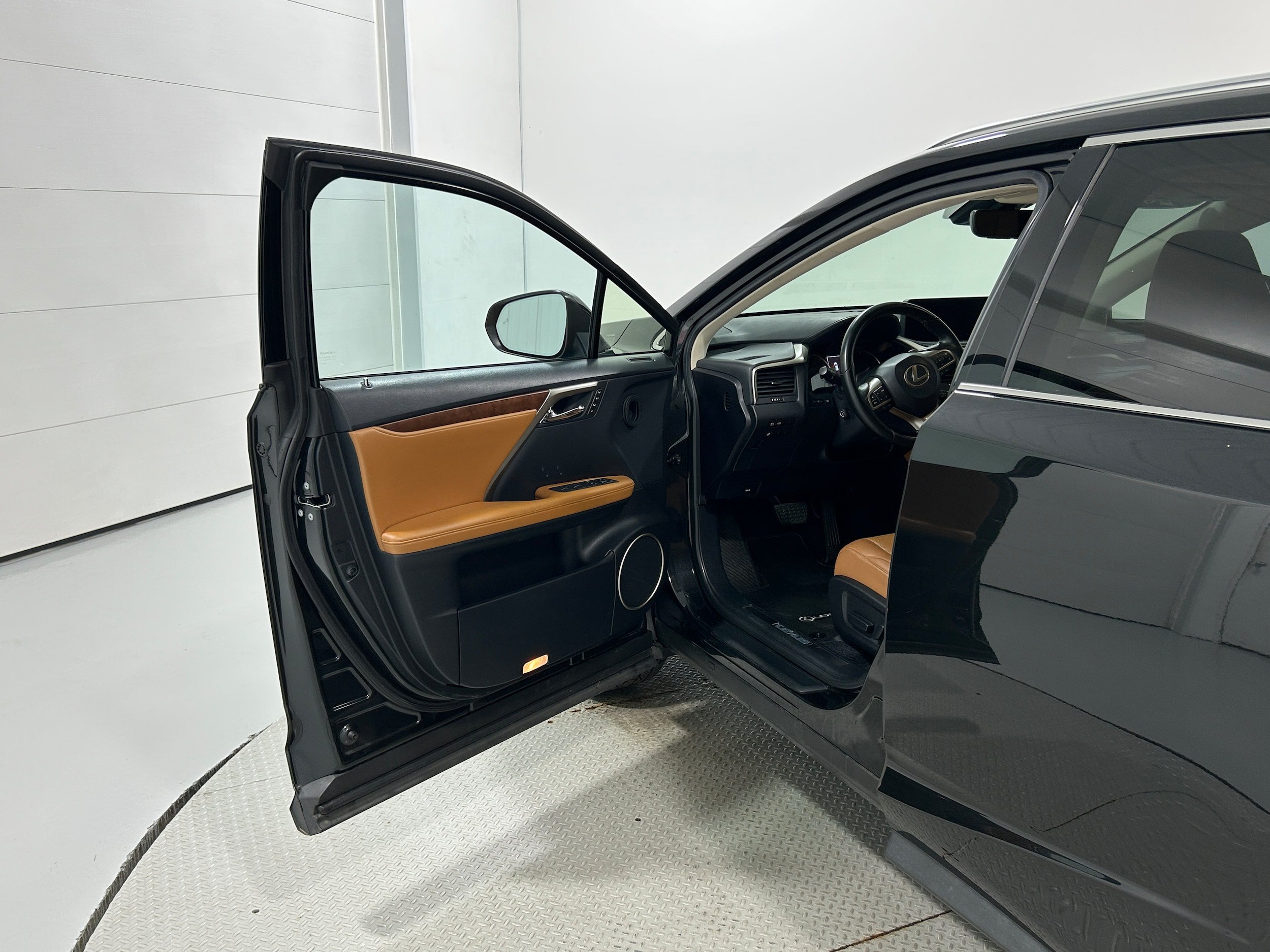 Used 2021 Lexus RX 350L Premium w/ Premium Package AWD/4WD image 22