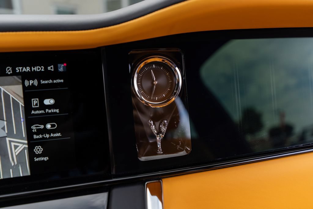 Used 2025 Rolls-Royce Cullinan AWD/4WD image 56