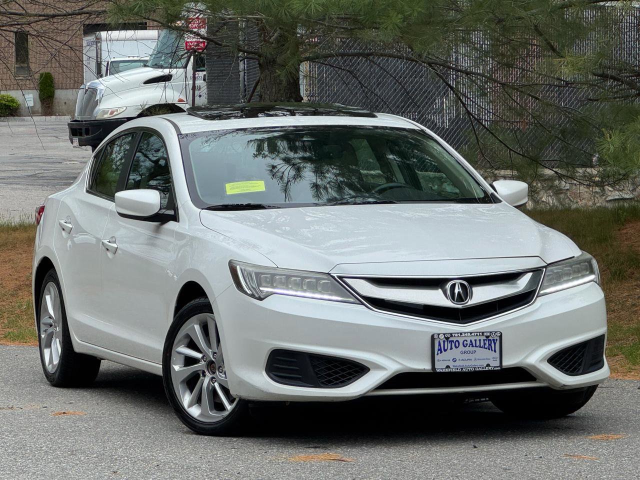 Used 2017 Acura ILX FWD image 1