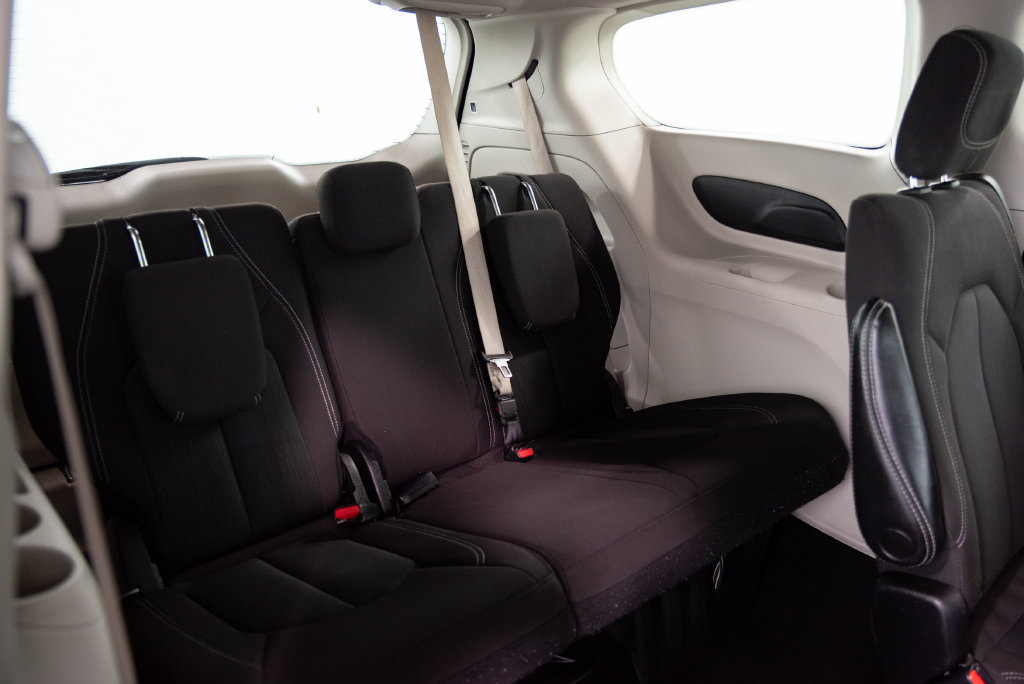Used 2023 Chrysler Voyager LX FWD image 18