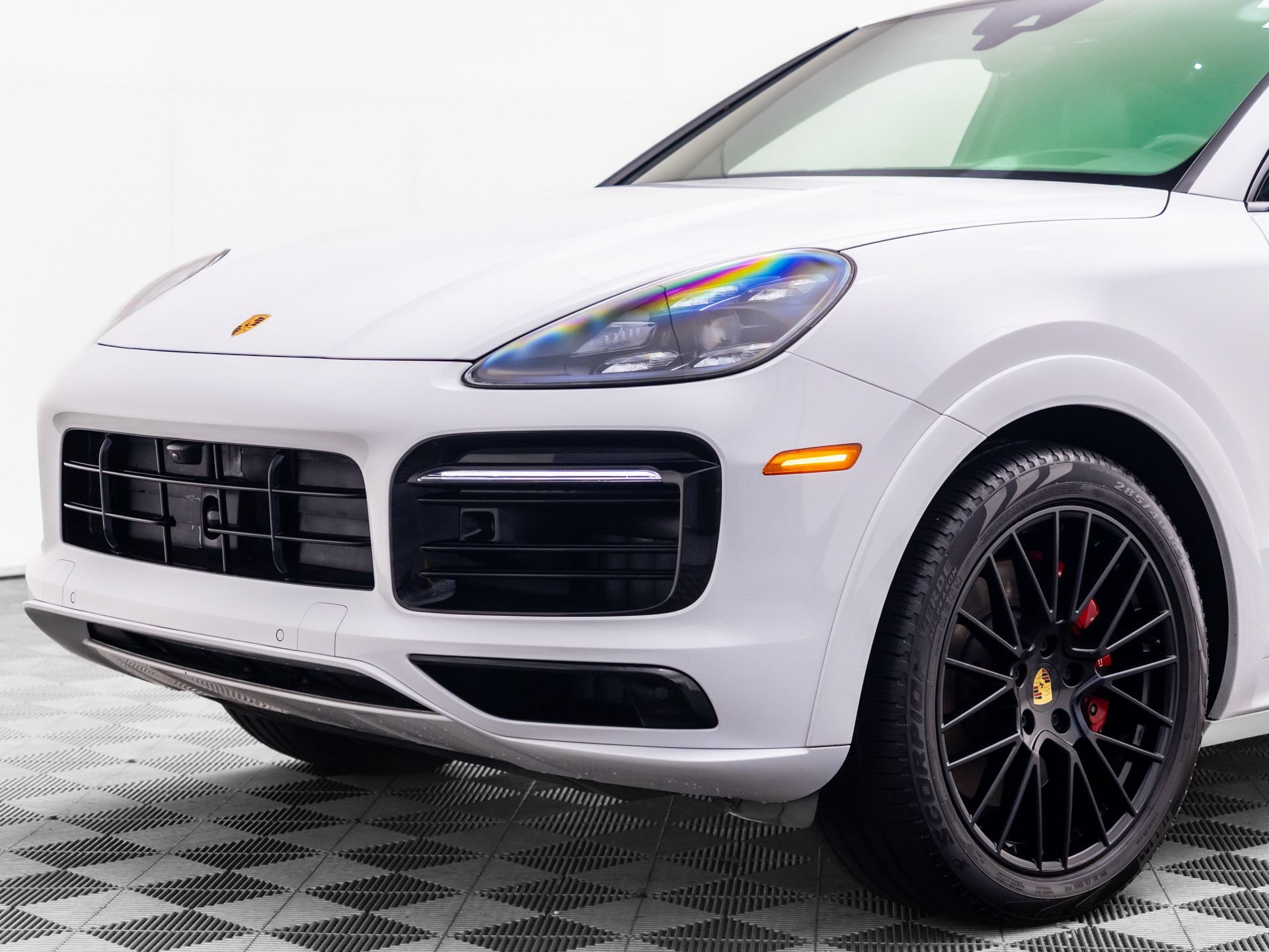 Certified 2021 Porsche Cayenne GTS w/ Premium Package Plus AWD/4WD image 40