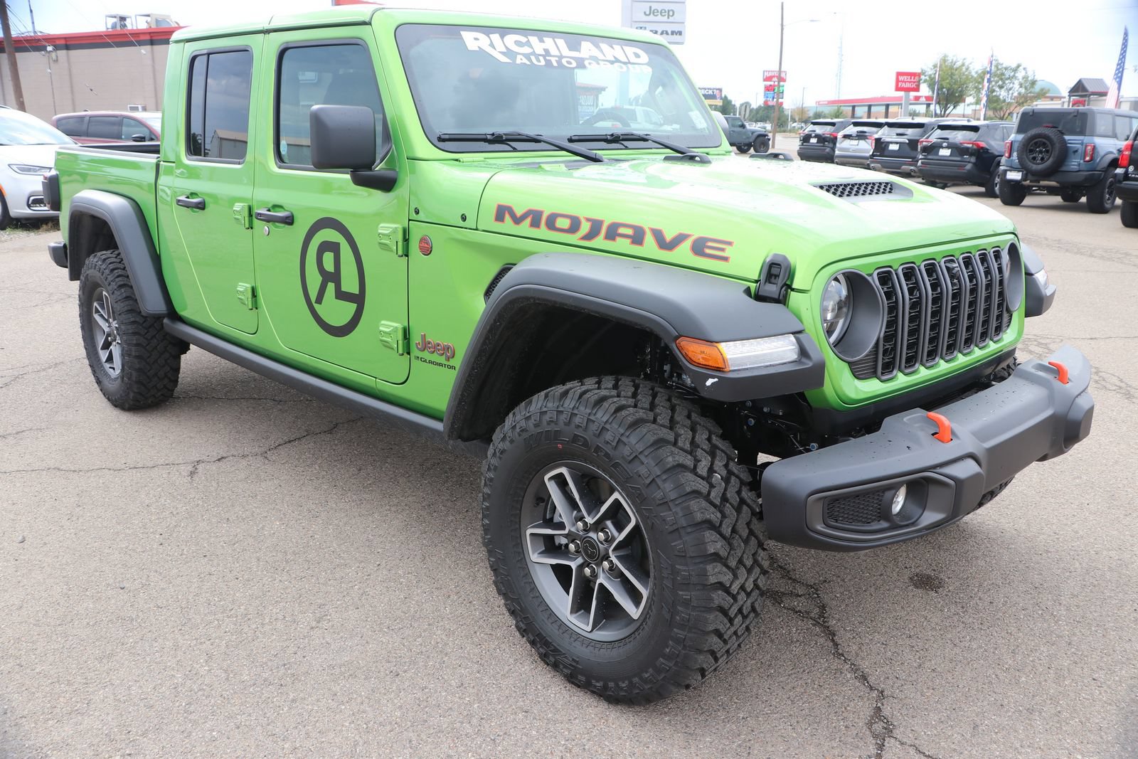 New 2025 Jeep Gladiator Mojave w/ Convenience Group