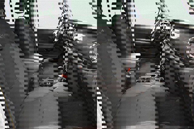 Used 2022 Jeep Wrangler Unlimited Sahara image 20