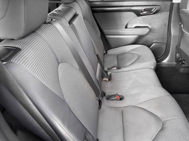 Used 2024 Toyota Highlander LE image 18