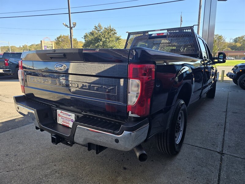 Used 2022 Ford F250 XL w/ Power Equipment Group RWD image 5