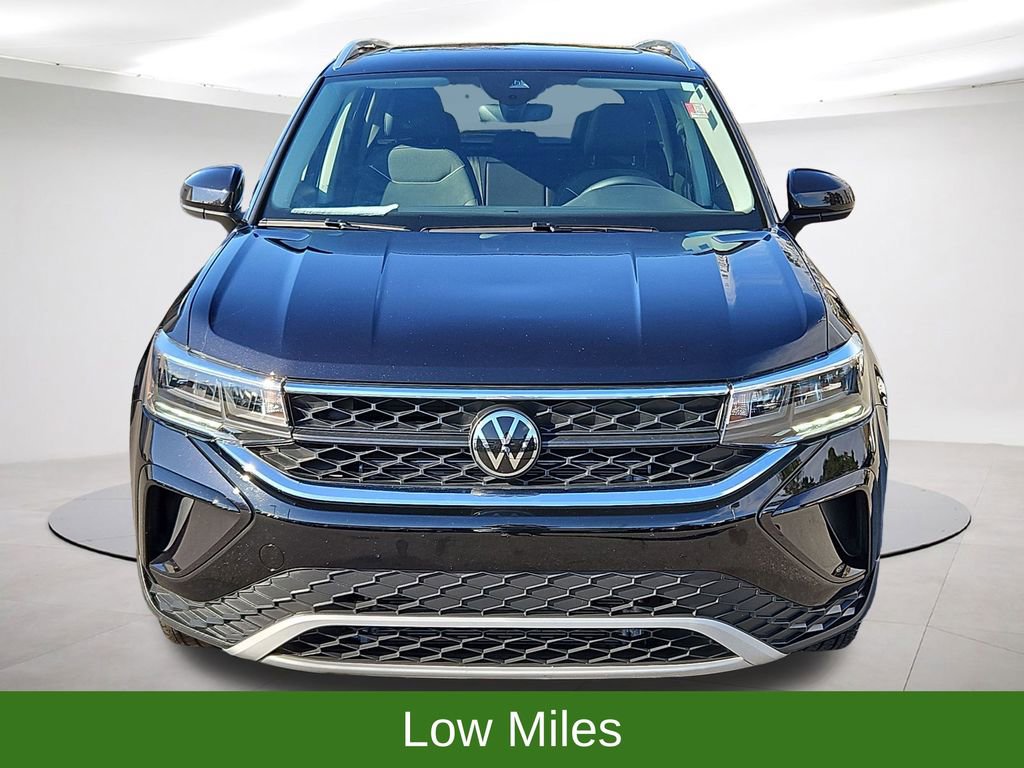 Used 2024 Volkswagen Taos SE image 2