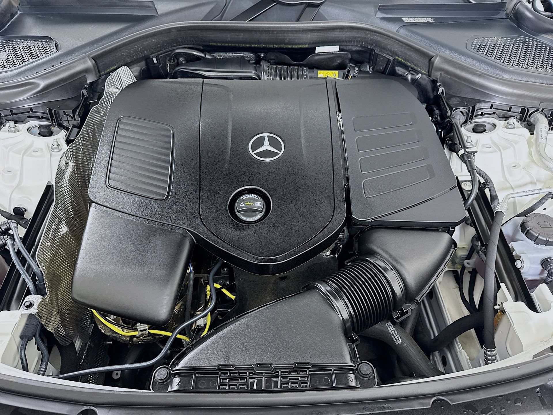 Certified 2025 Mercedes-Benz GLC 300 image 33